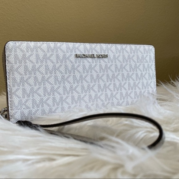 New Michael Kors jet set travel large continental wallet - Picture 4 of 10